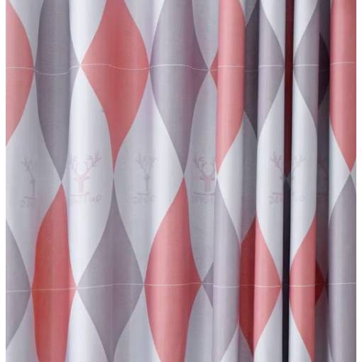 Foto - Zatemňovací záves s geometrickými tvarmi so zavesením rod pocket - Červeno šedý, 132 x 240 cm